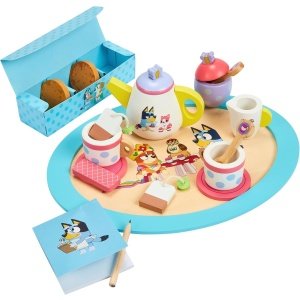 Bluey Juego de fiesta de té - Juego de madera de 18 piezas con bandeja, tetera, tazas de té, galletas y bloc de notas para niños de 3 años en adelante - Diversión imaginativa y juegos de rol,