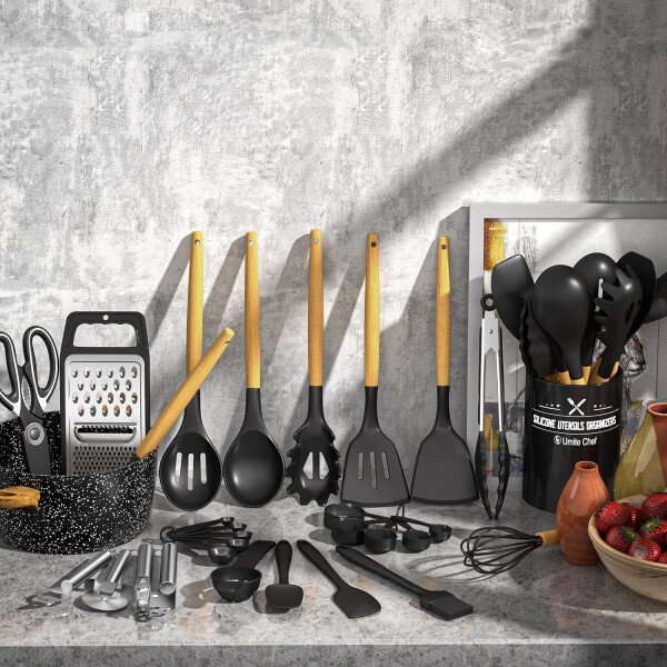 Umite Chef Juego de utensilios de cocina de silicona, 34 piezas resistentes al calor y herramientas con rallador, asas de madera para utensilios de cocina antiadherentes - Image 17