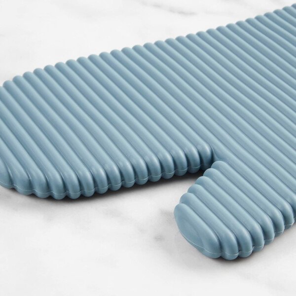 KitchenAid - Juego de guantes de horno de silicona suave acanalada, 7 x 13 pulgadas, color malteada, 2 unidades - Imagen 90