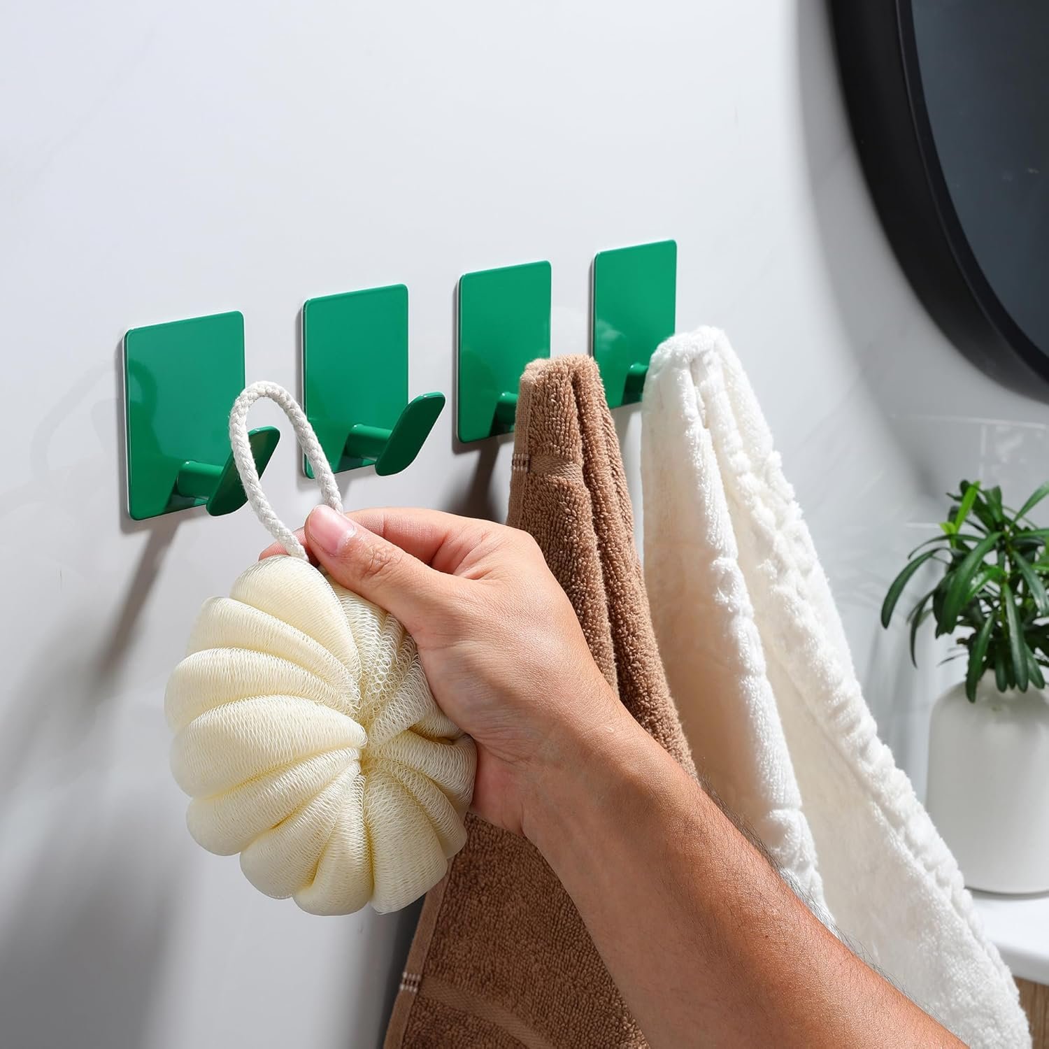 DELITON Ganchos adhesivos – Paquete de 4 ganchos de pared para toallas/abrigos, para baño o cocina (negro mate, acero inoxidable) - Imagen 55