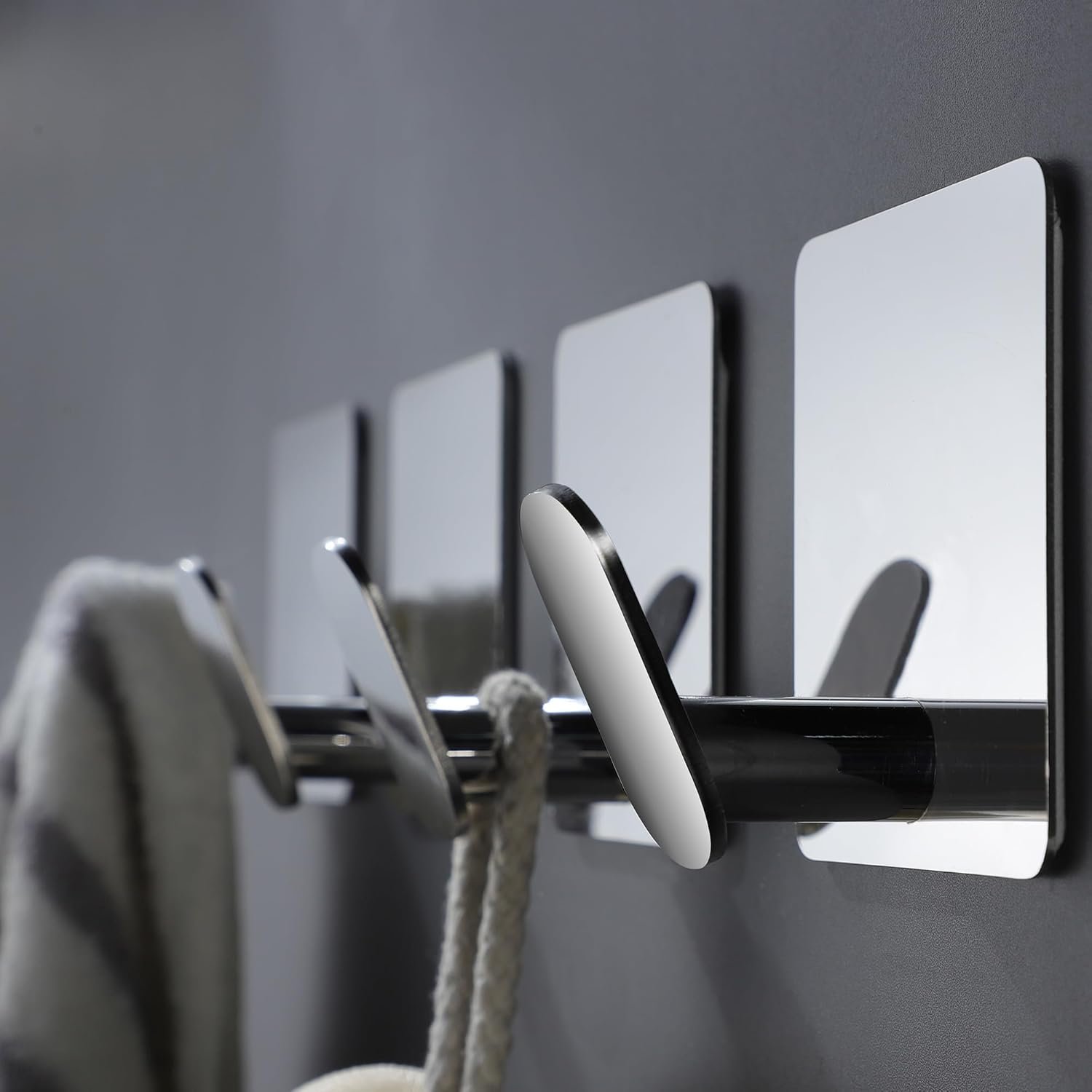 DELITON Ganchos adhesivos – Paquete de 4 ganchos de pared para toallas/abrigos, para baño o cocina (negro mate, acero inoxidable) - Imagen 60
