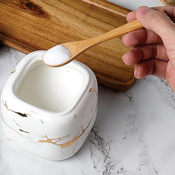 Dicunoy Paquete de 2 azucareros de cerámica con tapas y cucharas, recipiente de sal y azúcar, recipiente de café de azúcar de porcelana blanca, macetas de especias para condimentos con bandeja de - Image 4