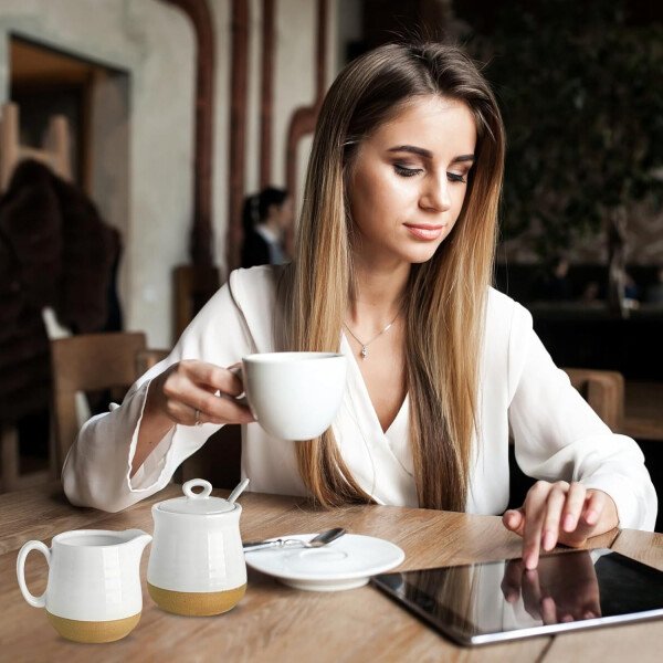 Hasense Juego de cerámica de azúcar y crema, juego de 3 piezas de café con jarra de crema, azucarero, tapa y cuchara, 10 onzas de azúcar y crema para barra de café, perfecto para regalo de boda - Image 2
