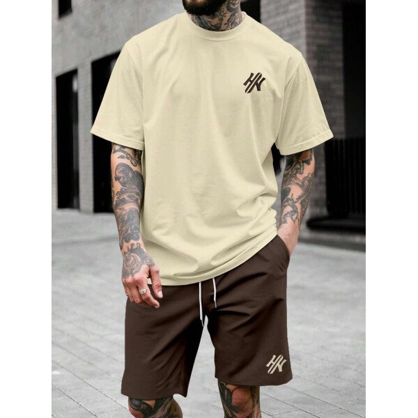 Manfinity CasualCool Conjunto de camiseta de manga corta de cuello redondo con estampado y pantalones cortos casuales de verano para hombres, conjunto de ropa de verano para hombres - Imagen 16