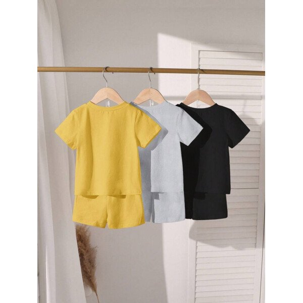 SHEIN Explorewe Conjunto casual de 6 piezas para niños pequeños: 1 camiseta de manga corta con cuello redondo y estampado de letras y 1 pantalón corto en blanco, 1 en marrón, 1 en negro - Image 23
