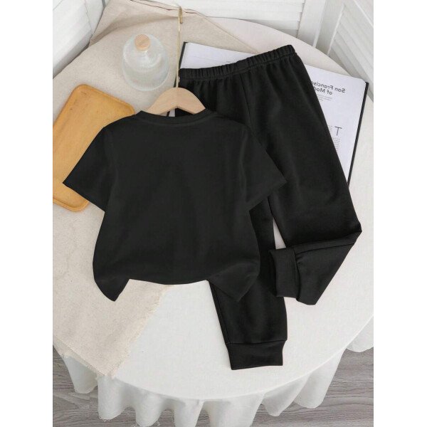 SHEIN Set de 2 piezas compuesto por camiseta de manga corta de cuello redondo y pantalones casuales y sencillos para niño, adecuado para el verano - Image 4