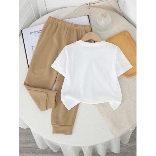 SHEIN Set de 2 piezas compuesto por camiseta de manga corta de cuello redondo y pantalones casuales y sencillos para niño, adecuado para el verano - Image 24
