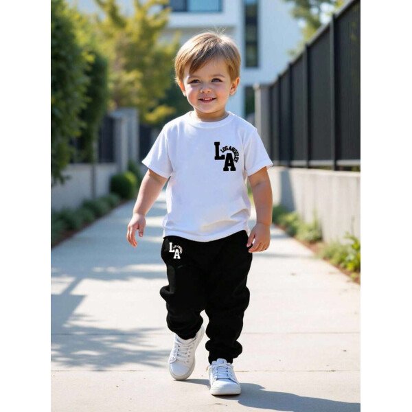 SHEIN Set de 2 piezas compuesto por camiseta de manga corta de cuello redondo y pantalones casuales y sencillos para niño, adecuado para el verano - Image 27