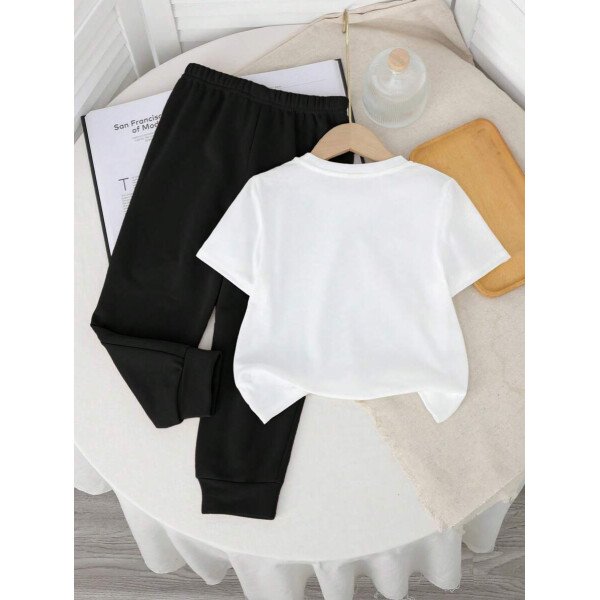 SHEIN Set de 2 piezas compuesto por camiseta de manga corta de cuello redondo y pantalones casuales y sencillos para niño, adecuado para el verano - Image 29