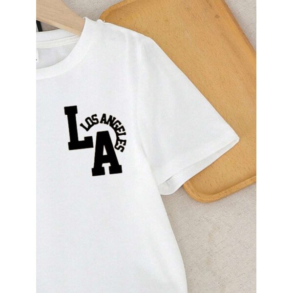 SHEIN Set de 2 piezas compuesto por camiseta de manga corta de cuello redondo y pantalones casuales y sencillos para niño, adecuado para el verano - Image 30