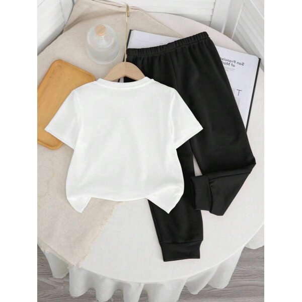 SHEIN Set de 2 piezas compuesto por camiseta de manga corta de cuello redondo y pantalones casuales y sencillos para niño, adecuado para el verano - Image 43