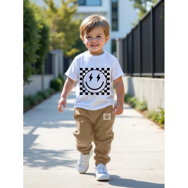 SHEIN Set de 2 piezas compuesto por camiseta de manga corta de cuello redondo y pantalones casuales y sencillos para niño, adecuado para el verano - Image 51