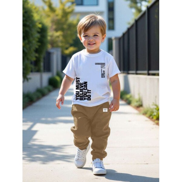 SHEIN Set de 2 piezas compuesto por camiseta de manga corta de cuello redondo y pantalones casuales y sencillos para niño, adecuado para el verano - Image 60