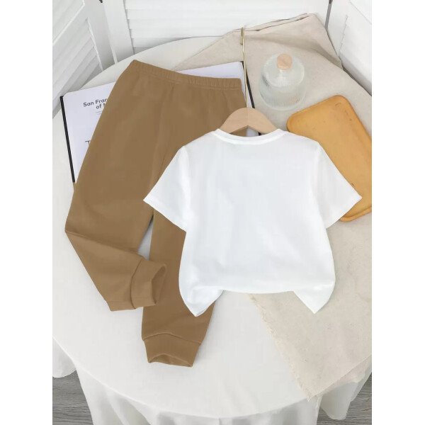 SHEIN Set de 2 piezas compuesto por camiseta de manga corta de cuello redondo y pantalones casuales y sencillos para niño, adecuado para el verano - Image 62