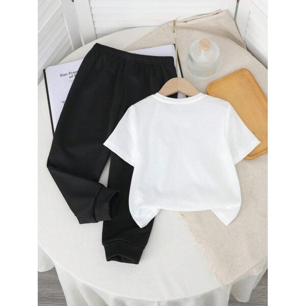 SHEIN Set de 2 piezas compuesto por camiseta de manga corta de cuello redondo y pantalones casuales y sencillos para niño, adecuado para el verano - Image 67