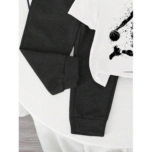 SHEIN Set de 2 piezas compuesto por camiseta de manga corta de cuello redondo y pantalones casuales y sencillos para niño, adecuado para el verano - Image 72