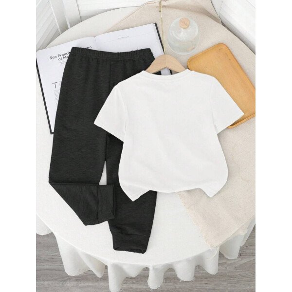 SHEIN Set de 2 piezas compuesto por camiseta de manga corta de cuello redondo y pantalones casuales y sencillos para niño, adecuado para el verano - Image 74