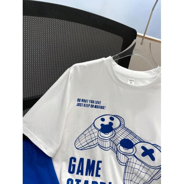 SHEIN Set de 2 piezas de camiseta con estampado gráfico de videojuegos y pantalones cortos casuales para adolescentes varones, conjunto de verano hecho de algodón - Image 4