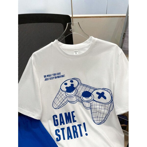 SHEIN Set de 2 piezas de camiseta con estampado gráfico de videojuegos y pantalones cortos casuales para adolescentes varones, conjunto de verano hecho de algodón - Image 7