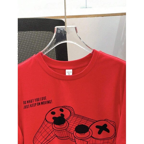 SHEIN Set de 2 piezas de camiseta con estampado gráfico de videojuegos y pantalones cortos casuales para adolescentes varones, conjunto de verano hecho de algodón - Image 20