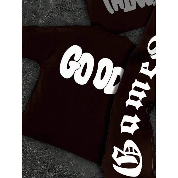 SHEIN Conjunto informal de 2 piezas para niño preadolescente con camiseta de cuello redondo con estampado de personaje de dibujos animados y texto "Rich Soon", y pantalones acampanados con estampado de bolsa de dinero y llamas, adecuado para verano, ropa urbana, música rock, casual elegante - Image 25