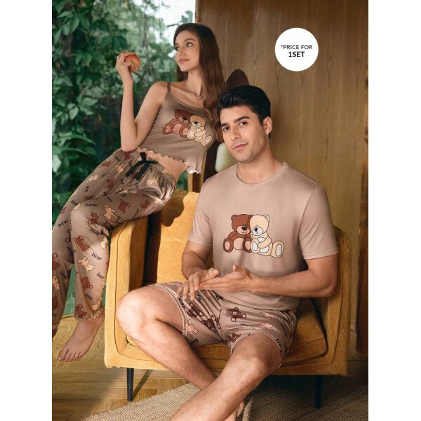 Manfinity CoupledUp Conjunto de pijama casual para hombre con estampa de oso de dibujos animados, de manga corta y pantalón corto - Image 2