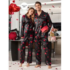 Manfinity CoupledUp Conjunto de pijama para hombre de cuello vuelto de seda sintética con estampado de letras y corazones