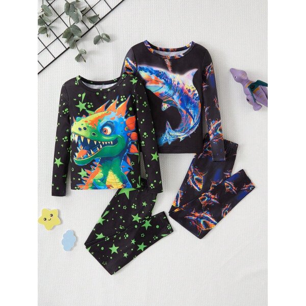 Set de 2 piezas de pijama con top de manga larga y pantalones largos con estampado de ballena, dinosaurio y estrellas que brillan en la oscuridad para niño pequeño (se venden 2 sets por separado) - Image 7