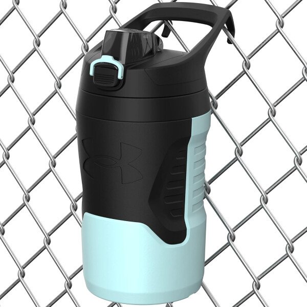 Under Armour Botellas de agua aisladas de 32 onzas, jarra de agua deportiva con asa, gancho para cerca, resistente a fugas para béisbol, fútbol y más, botellas de agua de 32 onzas, botella de agua - Imagen 44
