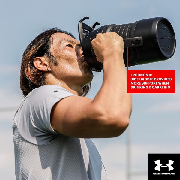 Under Armour Botellas de agua aisladas de 32 onzas, jarra de agua deportiva con asa, gancho para cerca, resistente a fugas para béisbol, fútbol y más, botellas de agua de 32 onzas, botella de agua - Imagen 72