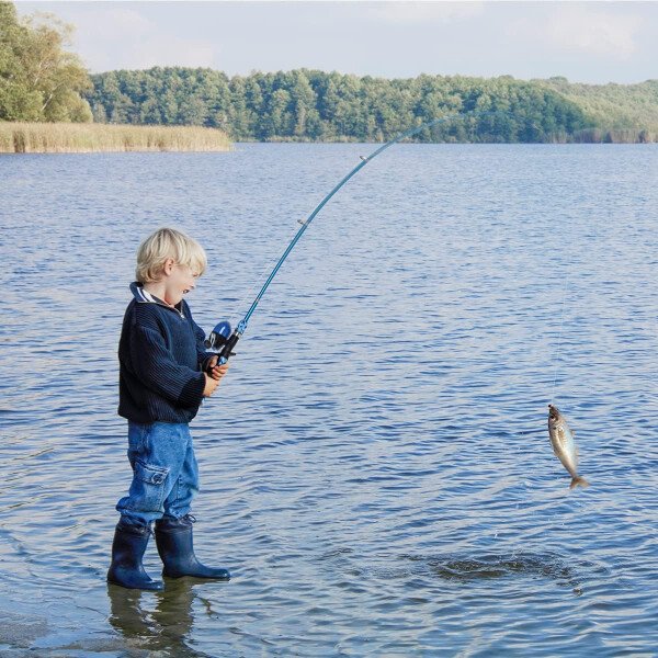 CODEK Juego de caña de pescar para niños con kits completos de iniciación, 2 juegos de caña de pescar telescópica portátil y carrete Spincast Cambos con una red de pesca y 2 cubos para niños niñas y - Imagen 6