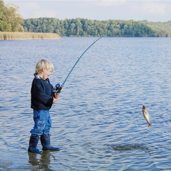 CODEK Juego de caña de pescar para niños con kits completos de iniciación, 2 juegos de caña de pescar telescópica portátil y carrete Spincast Cambos con una red de pesca y 2 cubos para niños niñas y - Imagen 12