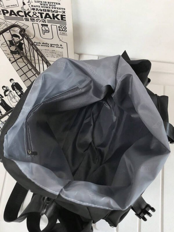 Bolsa de mensajero mediana, ligera, informal, de negocios, con hebilla de liberación, decoración con colgante de bolsa e insignias para adolescentes, niñas, mujeres, estudiantes universitarias, novatos y trabajadores de cuello blanco, perfecta para oficina, universidad, trabajo, negocios, desplazamientos, actividades al aire libre, viajes, excursiones - Imagen 12