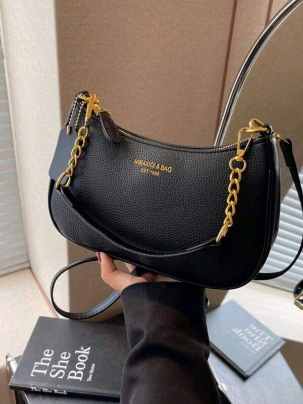 Bolso de hombro clásico, versátil y moderno de tela de PU impermeable con estampado de letra M, con cadena metálica decorativa, estilo baguette francés. Ideal para ir de compras, ir al trabajo y viajar. - Imagen 27