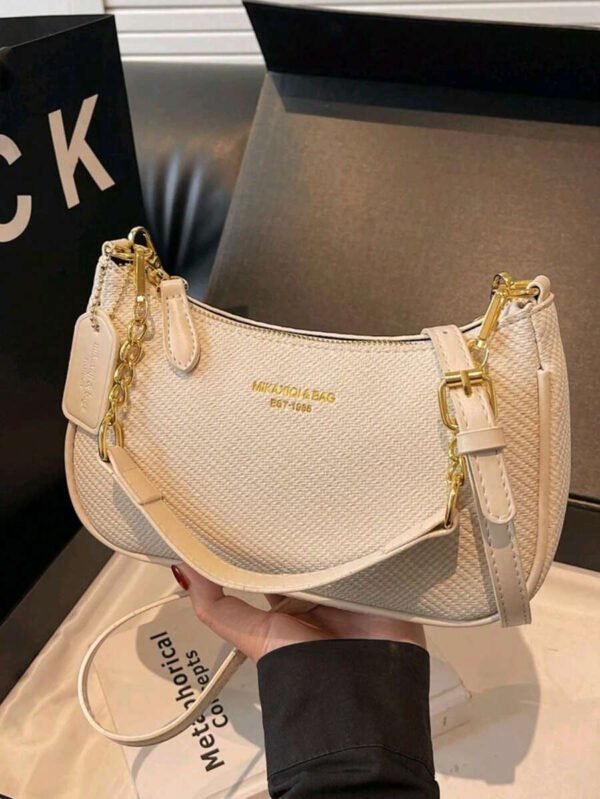 Bolso de hombro clásico, versátil y moderno de tela de PU impermeable con estampado de letra M, con cadena metálica decorativa, estilo baguette francés. Ideal para ir de compras, ir al trabajo y viajar. - Imagen 33