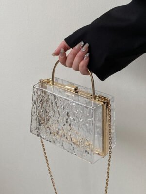 Bolso transparente ligero, de moda y resistente al agua con textura mini casual y cadena para chicas adolescentes y mujeres universitarias perfecto para la universidad, el trabajo, exteriores, viajes y salidas. Bolsa transparente a prueba de agua y arena para deportes de playa y merienda. Bolso transparente para mujeres.