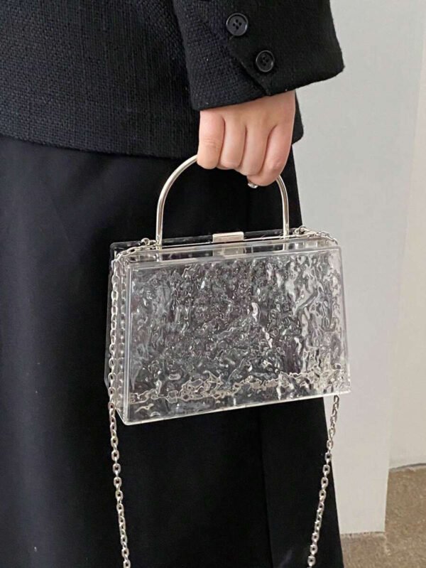 Bolso transparente ligero, de moda y resistente al agua con textura mini casual y cadena para chicas adolescentes y mujeres universitarias perfecto para la universidad, el trabajo, exteriores, viajes y salidas. Bolsa transparente a prueba de agua y arena para deportes de playa y merienda. Bolso transparente para mujeres. - Imagen 14