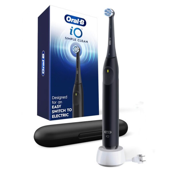 Oral-B iO Simple Clean - Cepillo de dientes eléctrico recargable con 1 cabezal de cepillo de cuidado suave y 1 funda de viaje negra, sensor de presión automático para proteger las encías, 3 modos