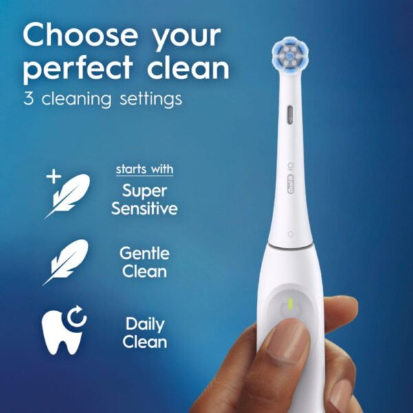 Oral-B iO Simple Clean - Cepillo de dientes eléctrico recargable con 1 cabezal de cepillo de cuidado suave y 1 funda de viaje negra, sensor de presión automático para proteger las encías, 3 modos - Imagen 19