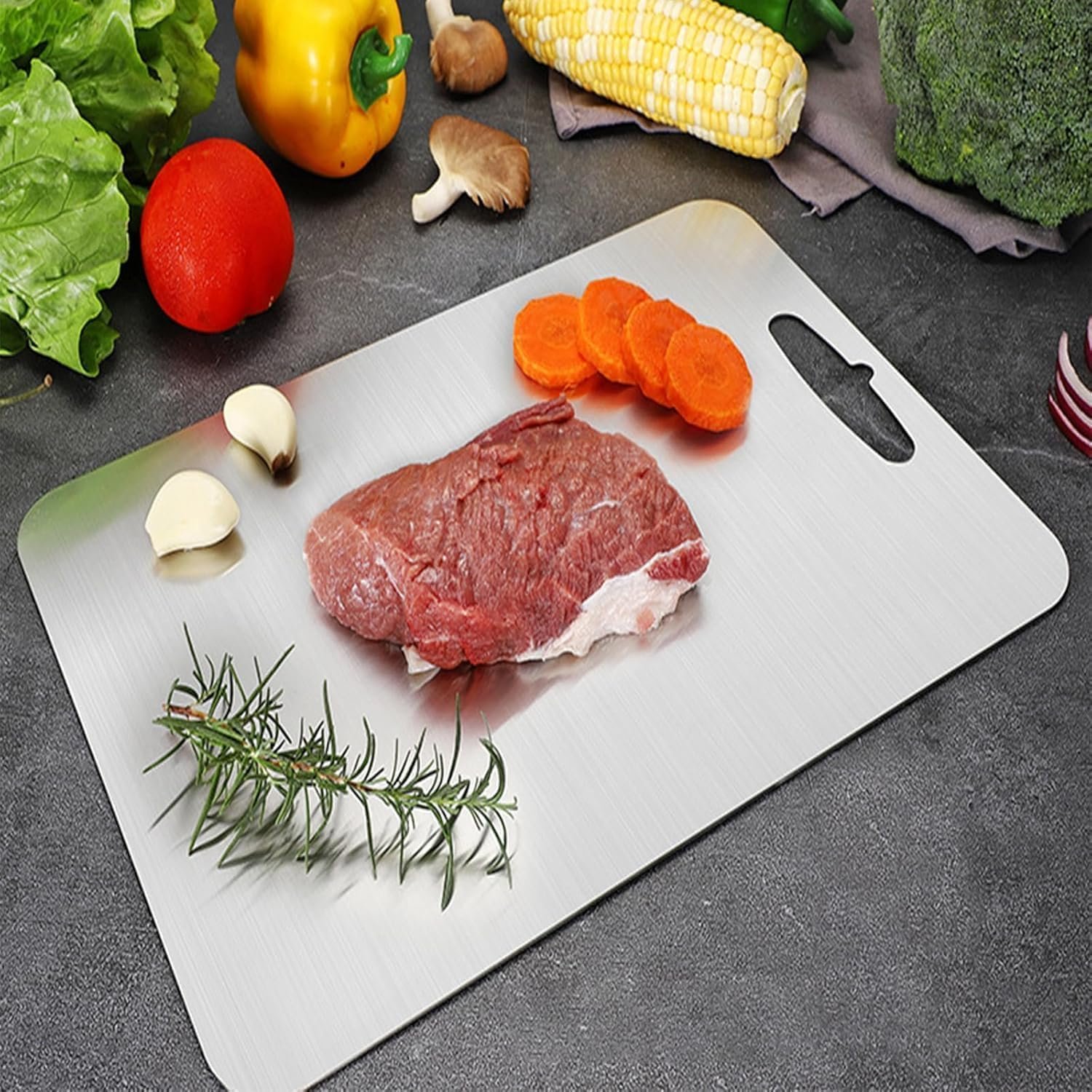 Tabla de cortar de titanio, tabla de cortar de titanio 100% puro para cocina, tabla de cortar de titanio no tóxica de doble cara, tabla de cortar higiene duradera apta para lavavajillas (12 pulgadas - Imagen 2