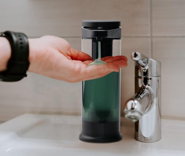 AIKE Dispensador automático de jabón líquido recargable sin contacto de 17 oz para jabón de platos de cocina - Imagen 7