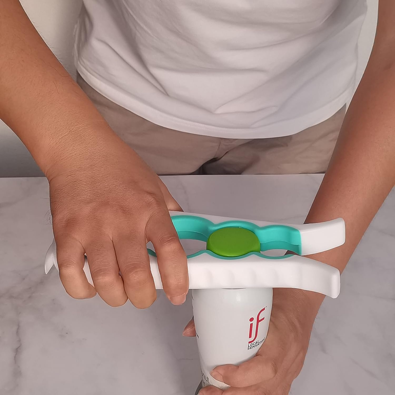 Otstar Abridor de botellas y abrelatas para manos débiles, personas mayores con artritis y cualquier persona con baja resistencia, abrebotellas Mutil quita las tapas fácilmente (azul y gris) - Imagen 13