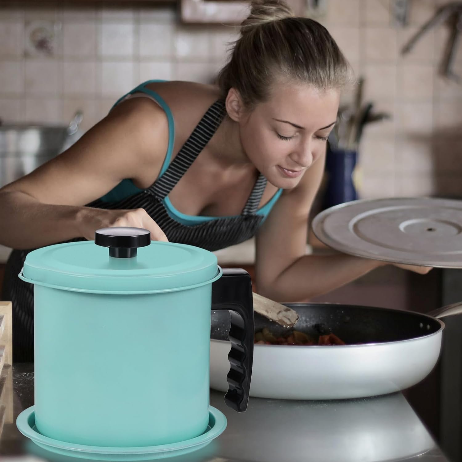 Cambom Contenedor de grasa de tocino con colador de malla fina, 1.3 l/casi 6 tazas completas, lata de aceite de cocina de hierro con bandeja extraíble para almacenamiento de grasa de cocina - Imagen 10