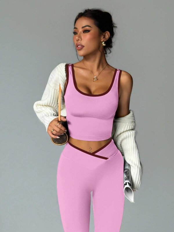 Studio Sport Conjunto de 2 piezas de top de yoga y leggings con acabado en color contrastante para mujer - Conjunto deportivo para mujer - Ropa deportiva para mujer - Ropa atlética para mujer - Ropa de ejercicio - Imagen 48