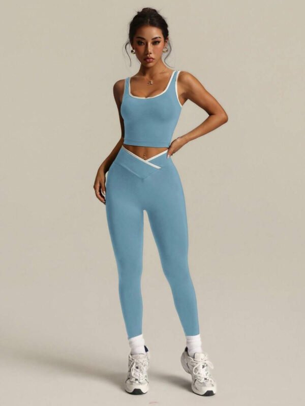 Studio Sport Conjunto de 2 piezas de top de yoga y leggings con acabado en color contrastante para mujer - Conjunto deportivo para mujer - Ropa deportiva para mujer - Ropa atlética para mujer - Ropa de ejercicio - Imagen 63