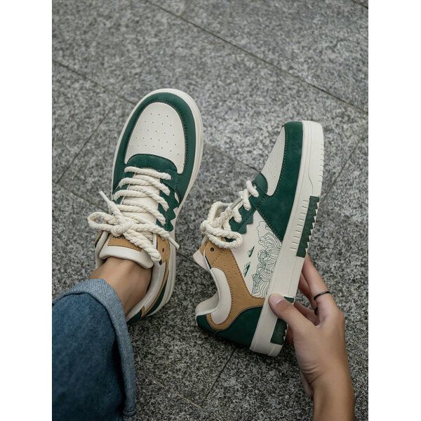(Talla pequeña) Zapatillas casuales con cordones y estampado de graffiti aleatorio de estilo moderno para hombres, zapatos deportivos versátiles de retazos para exteriores, zapatos para parejas - Imagen 60