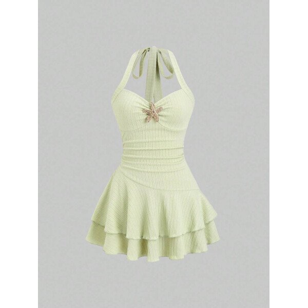Sweetra Nuevo vestido mini elegante para mujer apropiado para la playa y vacaciones de verano, con tela con textura, cuello halter, lazo delantero, busto fruncido, decoración metálica, falda con volantes en capas y dobladillo juguetón - Imagen 20