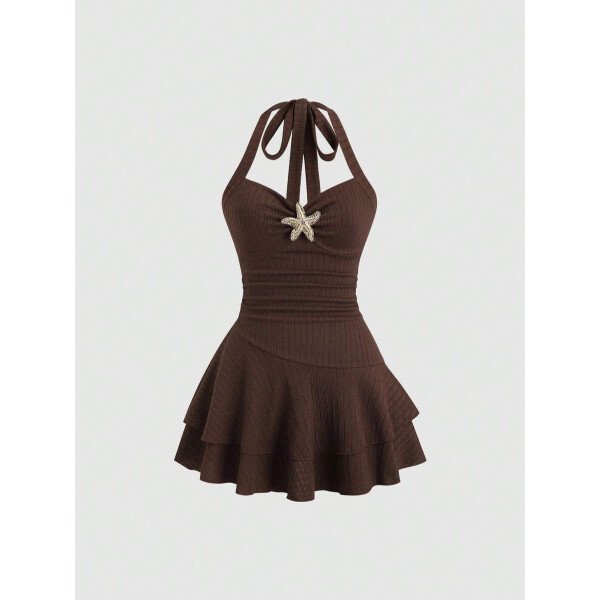 Sweetra Nuevo vestido mini elegante para mujer apropiado para la playa y vacaciones de verano, con tela con textura, cuello halter, lazo delantero, busto fruncido, decoración metálica, falda con volantes en capas y dobladillo juguetón - Imagen 38