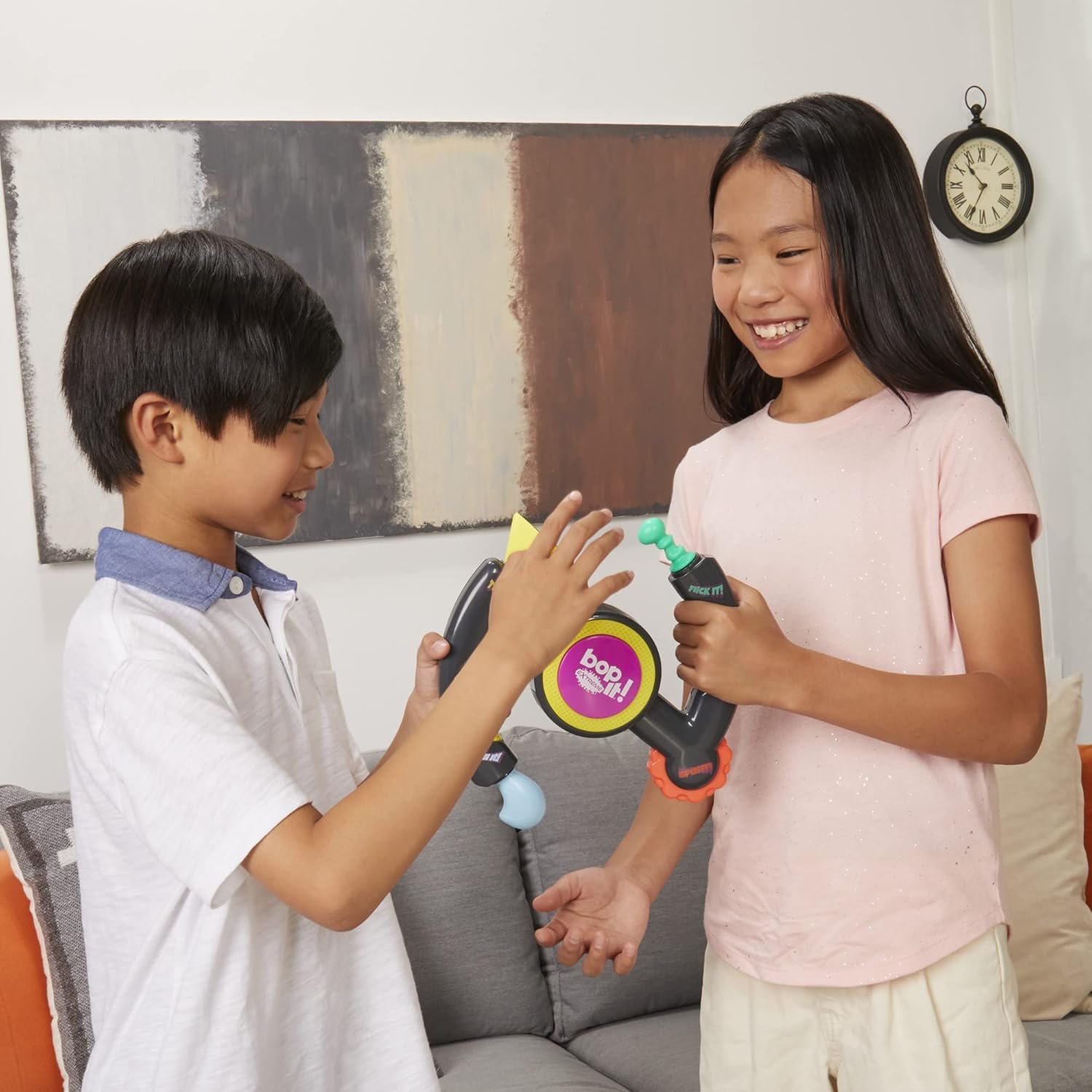 Hasbro Gaming Bop It Extreme - Juego electrónico para 1 o más jugadores, divertido juego interactivo de fiesta para niños a partir de 8 años, 4 modos incluyendo modo uno a uno (exclusivo de Amazon) - Imagen 8