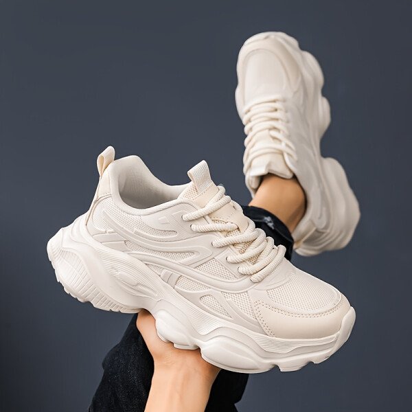 Zapatillas de Hombre Beige con Plataforma Gruesa para Aumentar la Estatura - Zapatos Mid-Top Adelgazantes, Confort Arqueado y Amortiguación Ideal para Correr, Gimnasio o Uso Casual: Diseño Redondo en Punta (Beje/Blanco), Cierre tipo Cordones, Versátiles Todo el Tiempo del Día (Ligeros & Duraderos) – Perfectas tanto Para Eventos Formales como Diarios. Parte Superior Transpirable e Interior Acogedor que Brinda Comodidad Durante todo El día, Zapatillas Altas para Hombres, - Imagen 6